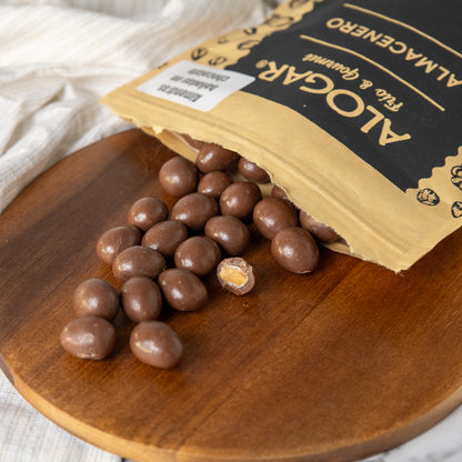 Almendra Bañadas en Chocolate 400gr